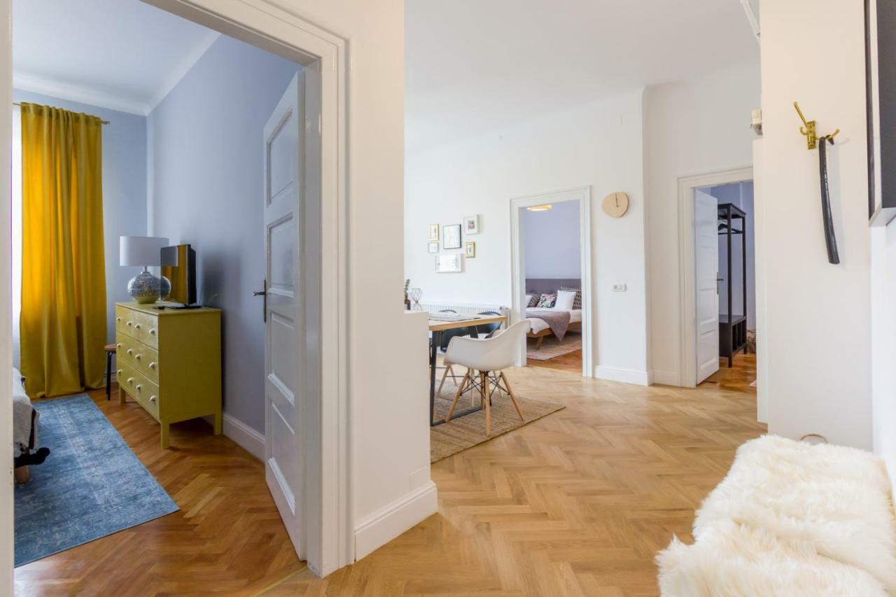 City Chic 3 Bedroom Apartment Kluž Exteriér fotografie