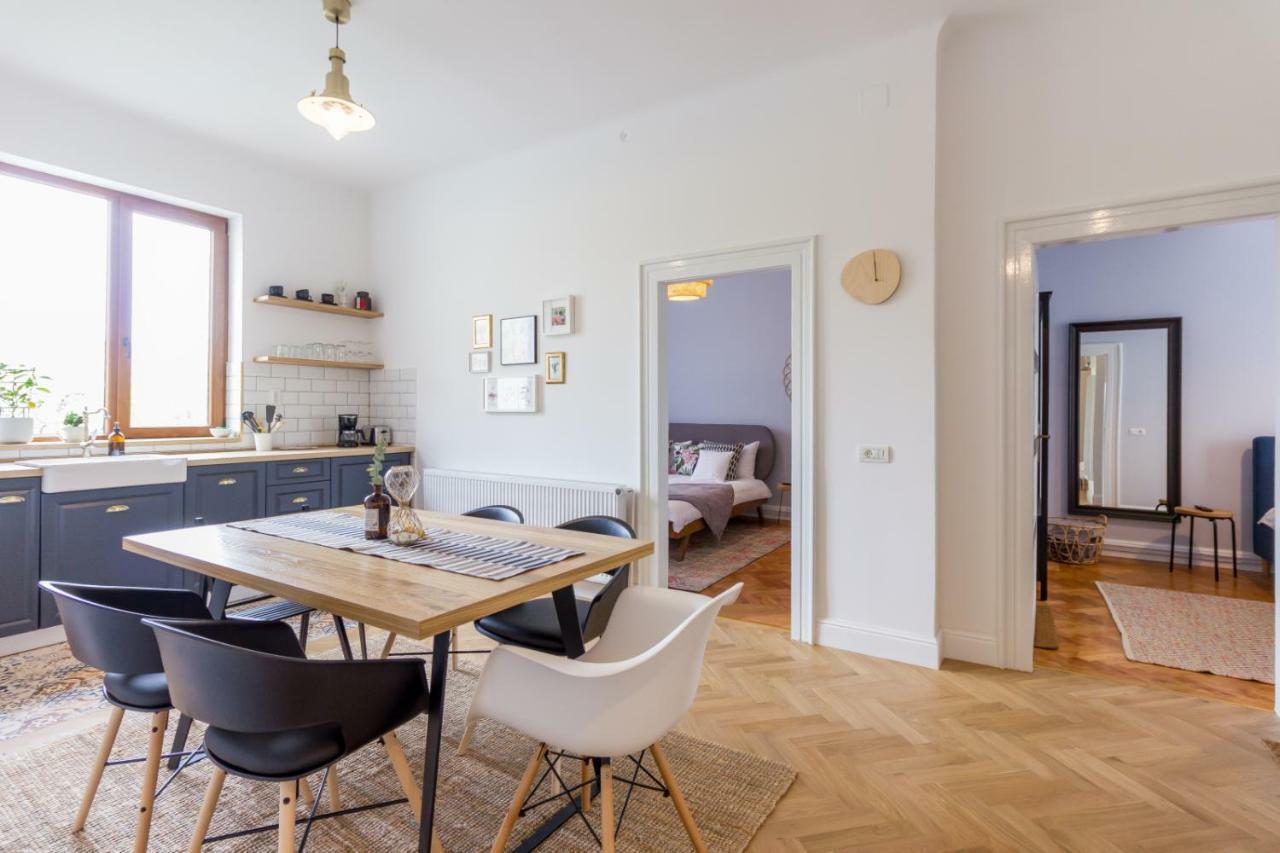 City Chic 3 Bedroom Apartment Kluž Exteriér fotografie