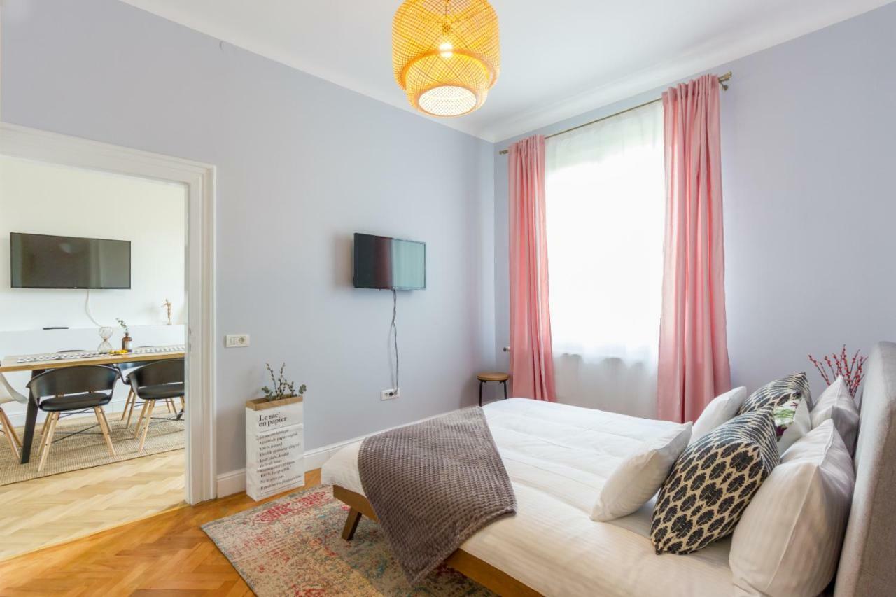 City Chic 3 Bedroom Apartment Kluž Exteriér fotografie