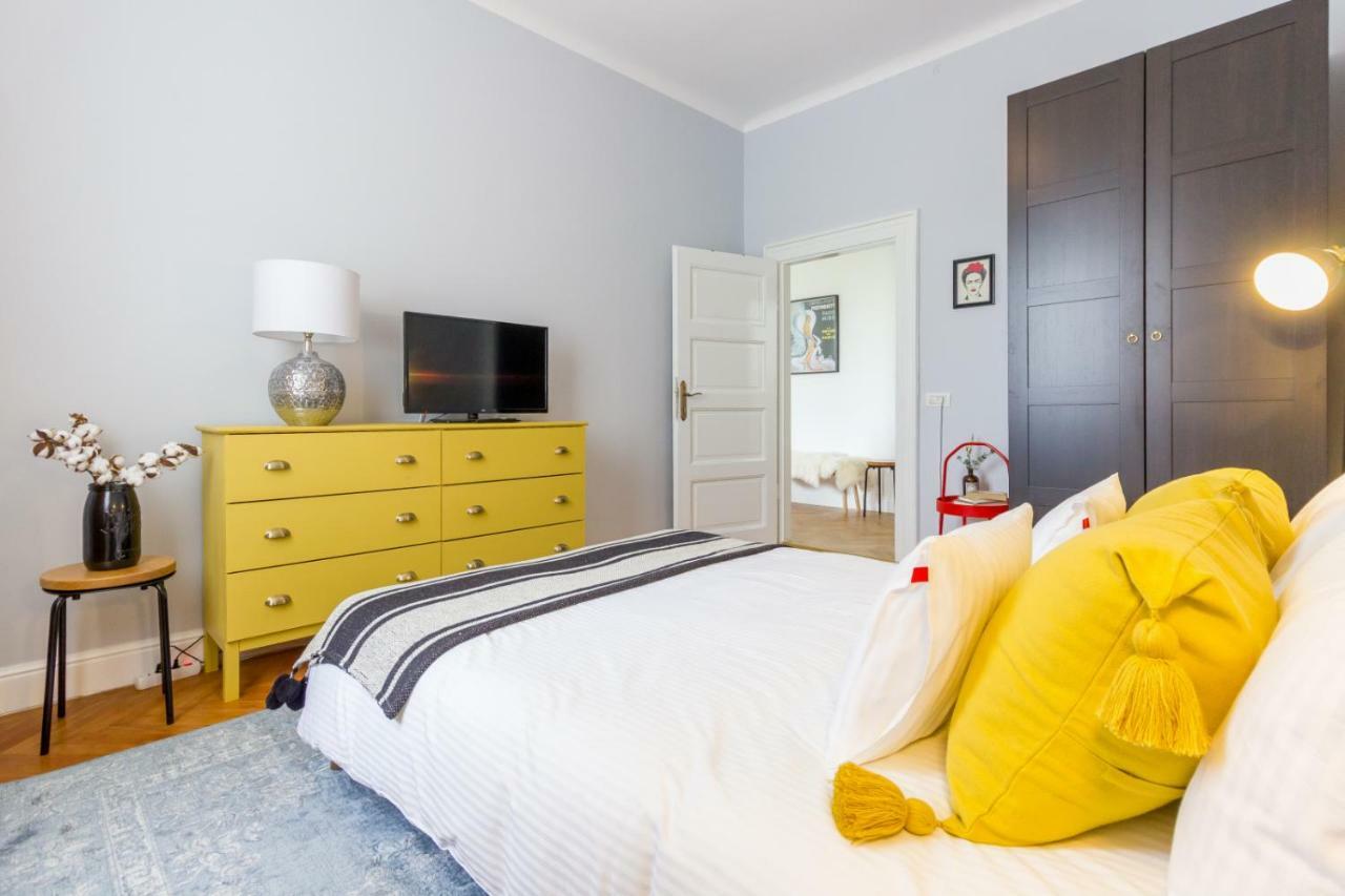 City Chic 3 Bedroom Apartment Kluž Exteriér fotografie