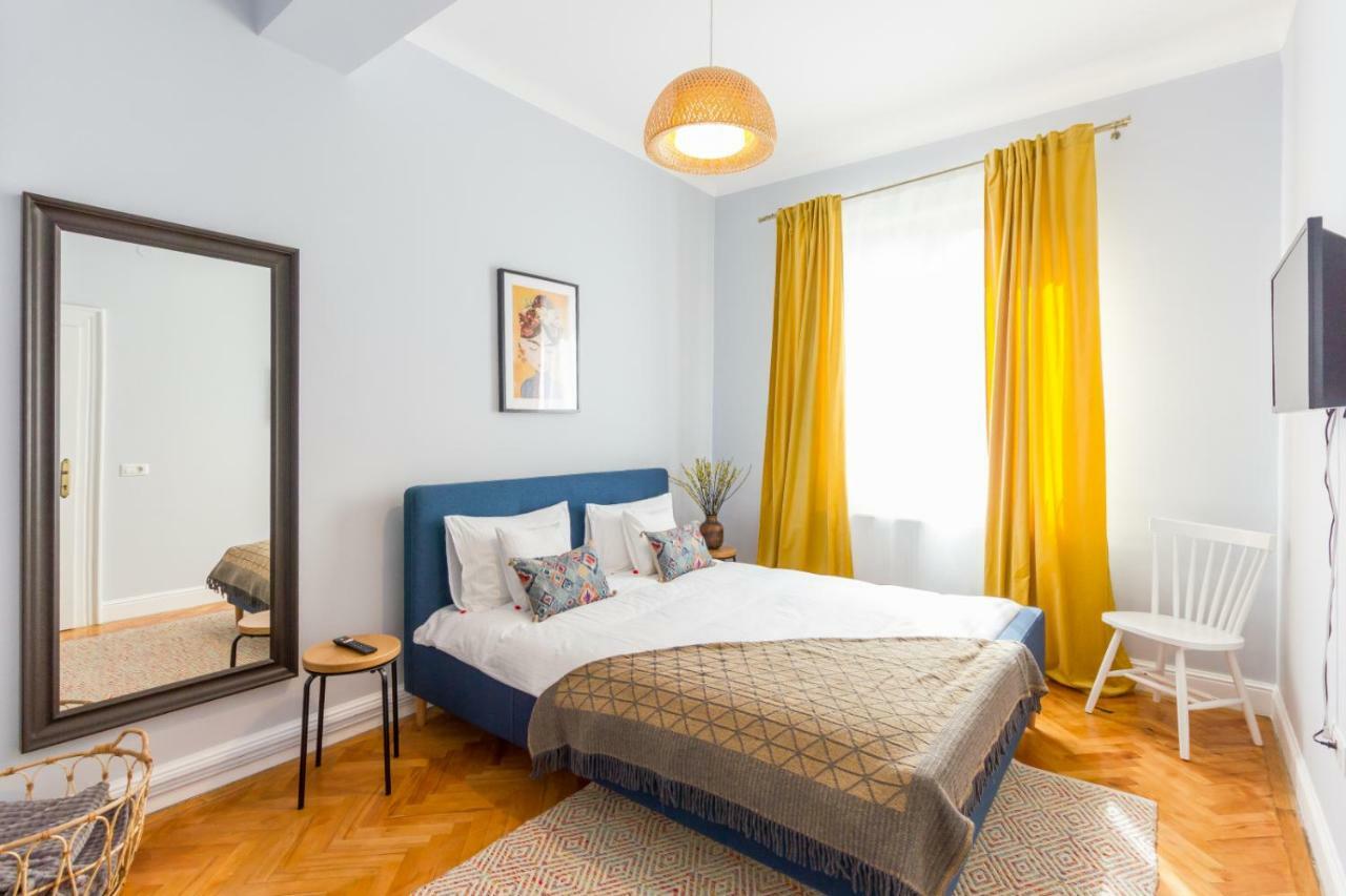 City Chic 3 Bedroom Apartment Kluž Exteriér fotografie
