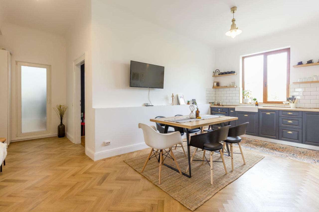 City Chic 3 Bedroom Apartment Kluž Exteriér fotografie