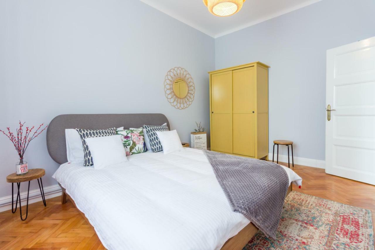 City Chic 3 Bedroom Apartment Kluž Exteriér fotografie